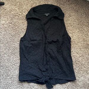 Antilia Femme Black Sleeveless Button Down Blouse